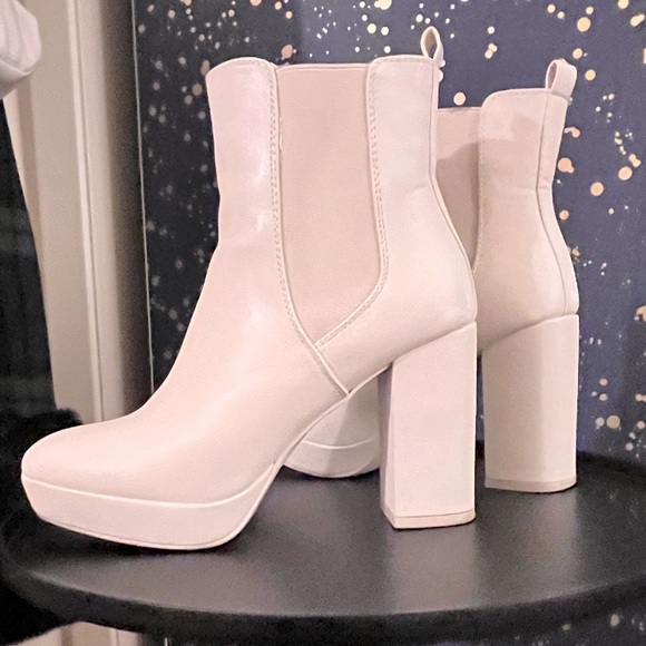 Mia Genesis Off White Platform Ankle Boots - Picture 5 of 15